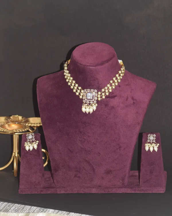 Silver_Brass_Necklace_Set_For_Women